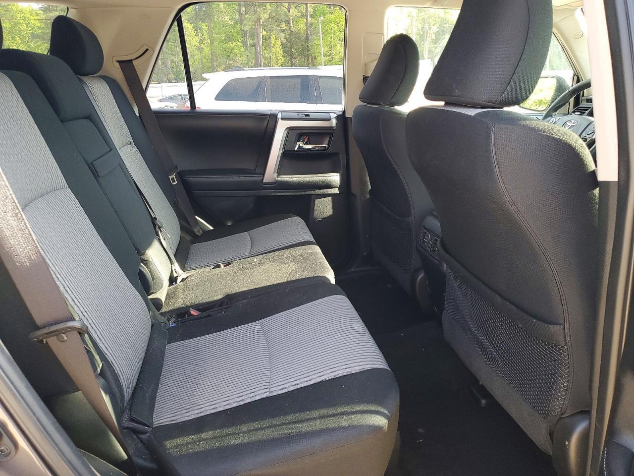 2019 Toyota 4Runner Sr5 - zdjęcie 10
