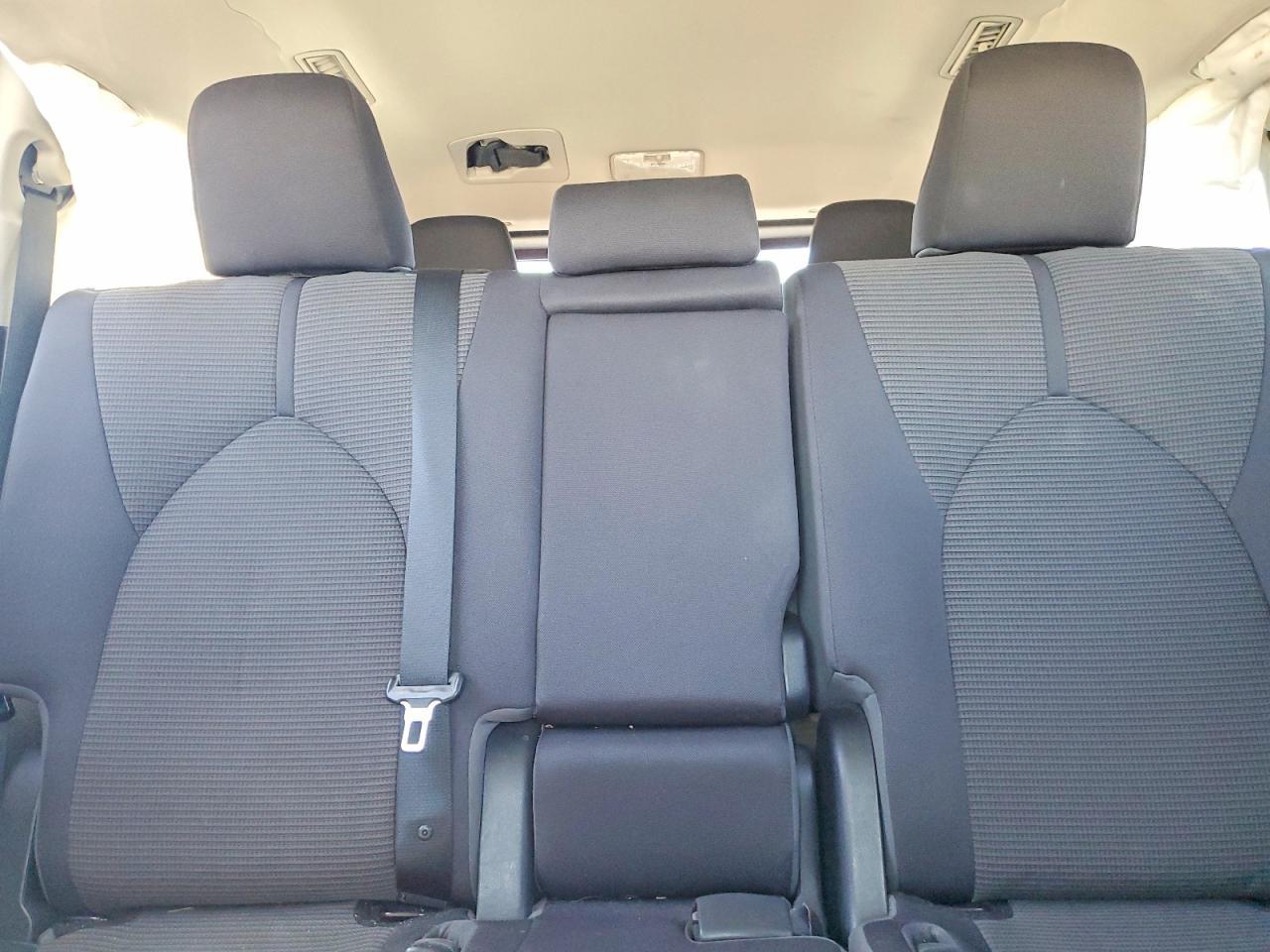 2022 Toyota Highlander Le - zdjęcie 10