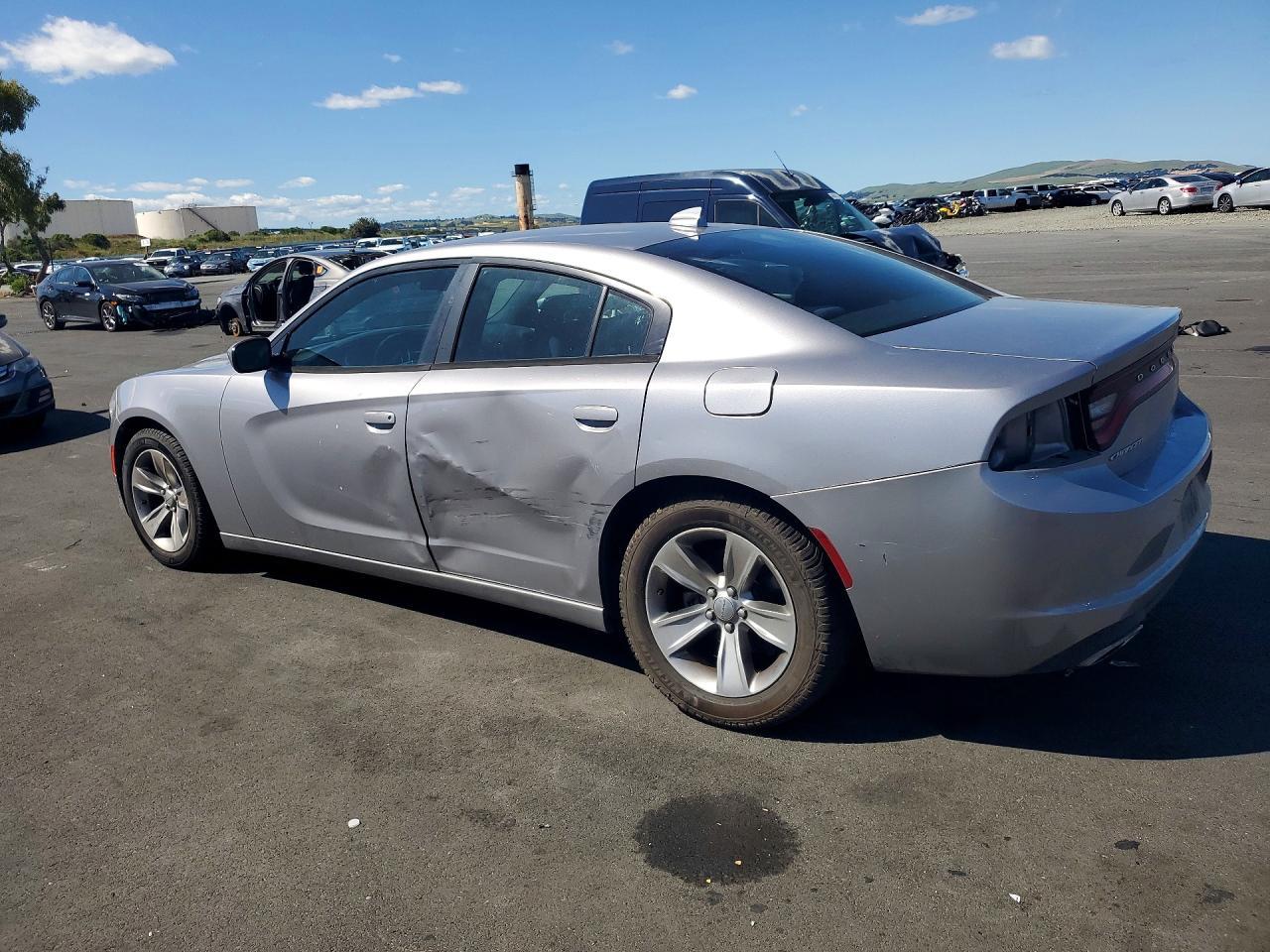 2015 Dodge Charger Sxt - zdjęcie 2