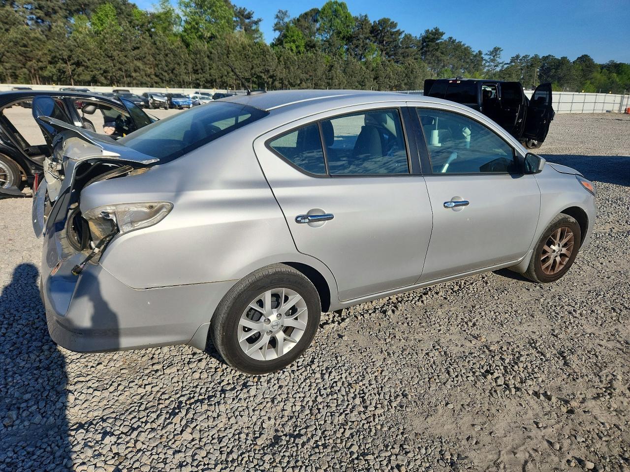 2017 Nissan Versa 1.6 S - zdjęcie 3