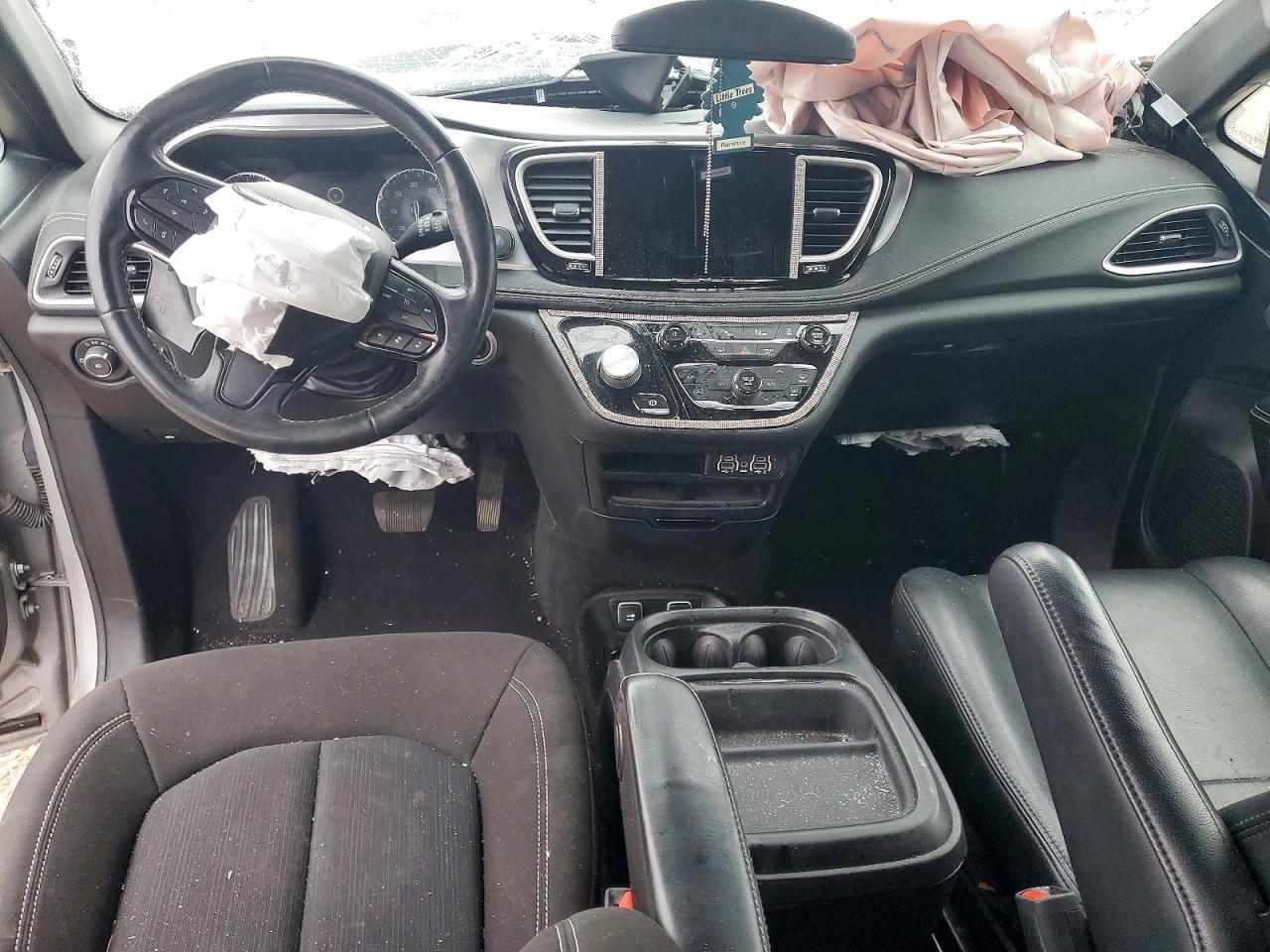 2021 Chrysler Pacifica Touring - zdjęcie 8