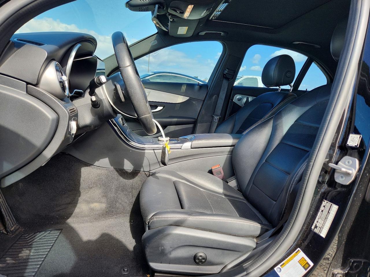 2021 Mercedes-Benz C 300 - zdjęcie 7