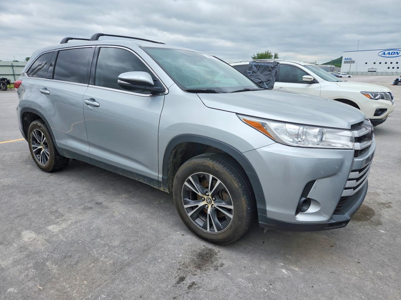 2019 Toyota Highlander Le - zdjęcie 4