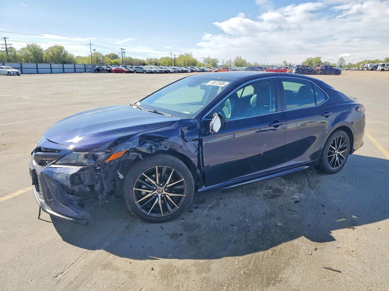 2022 Toyota Camry Se - zdjęcie główne