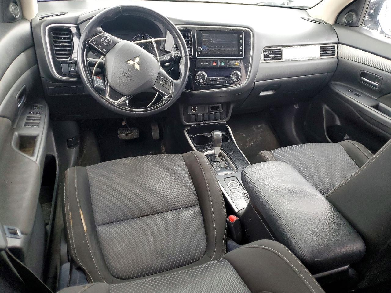 2017 Mitsubishi Outlander Se - zdjęcie 8