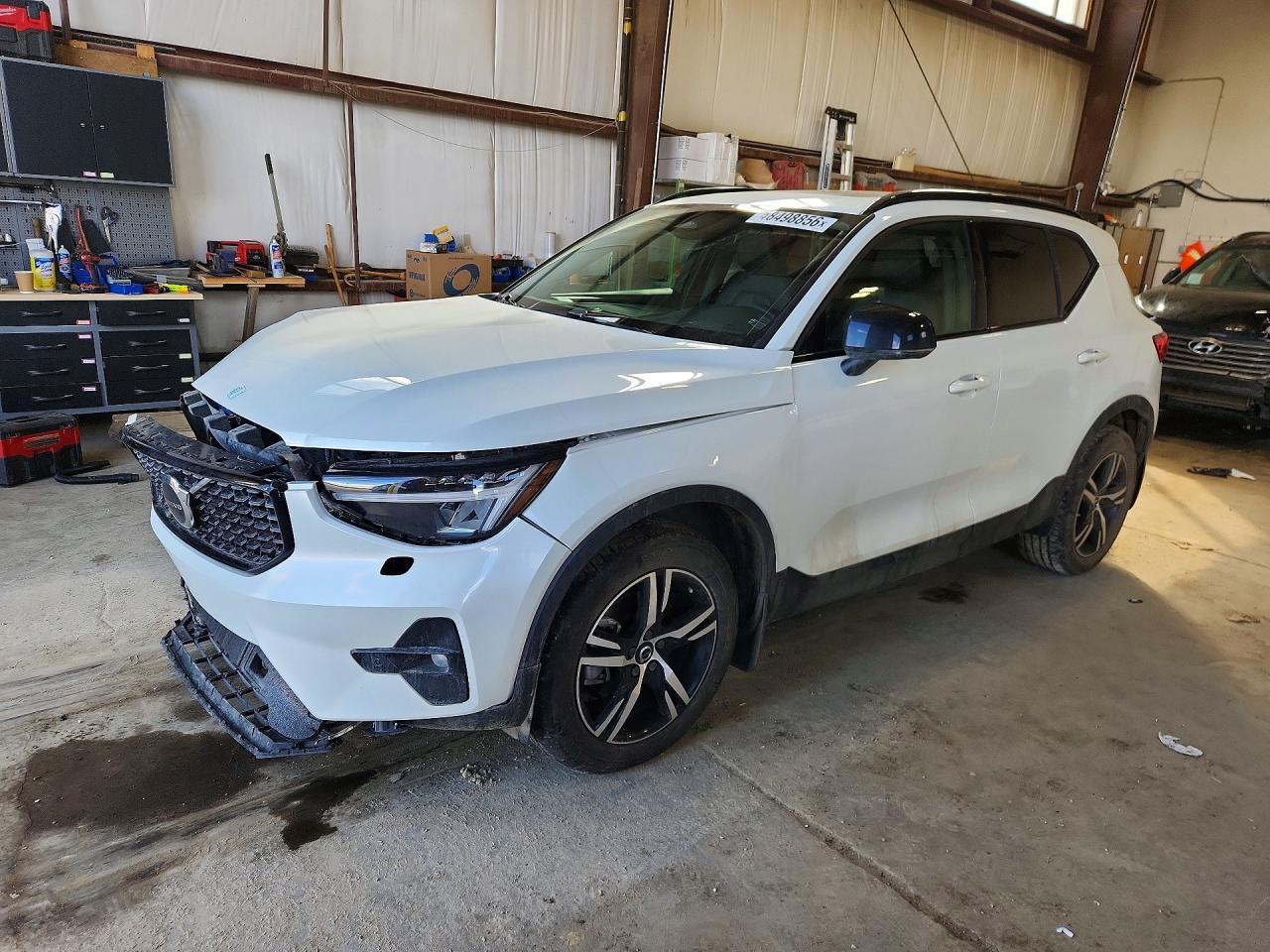 2023 Volvo Xc40 Plus - zdjęcie główne
