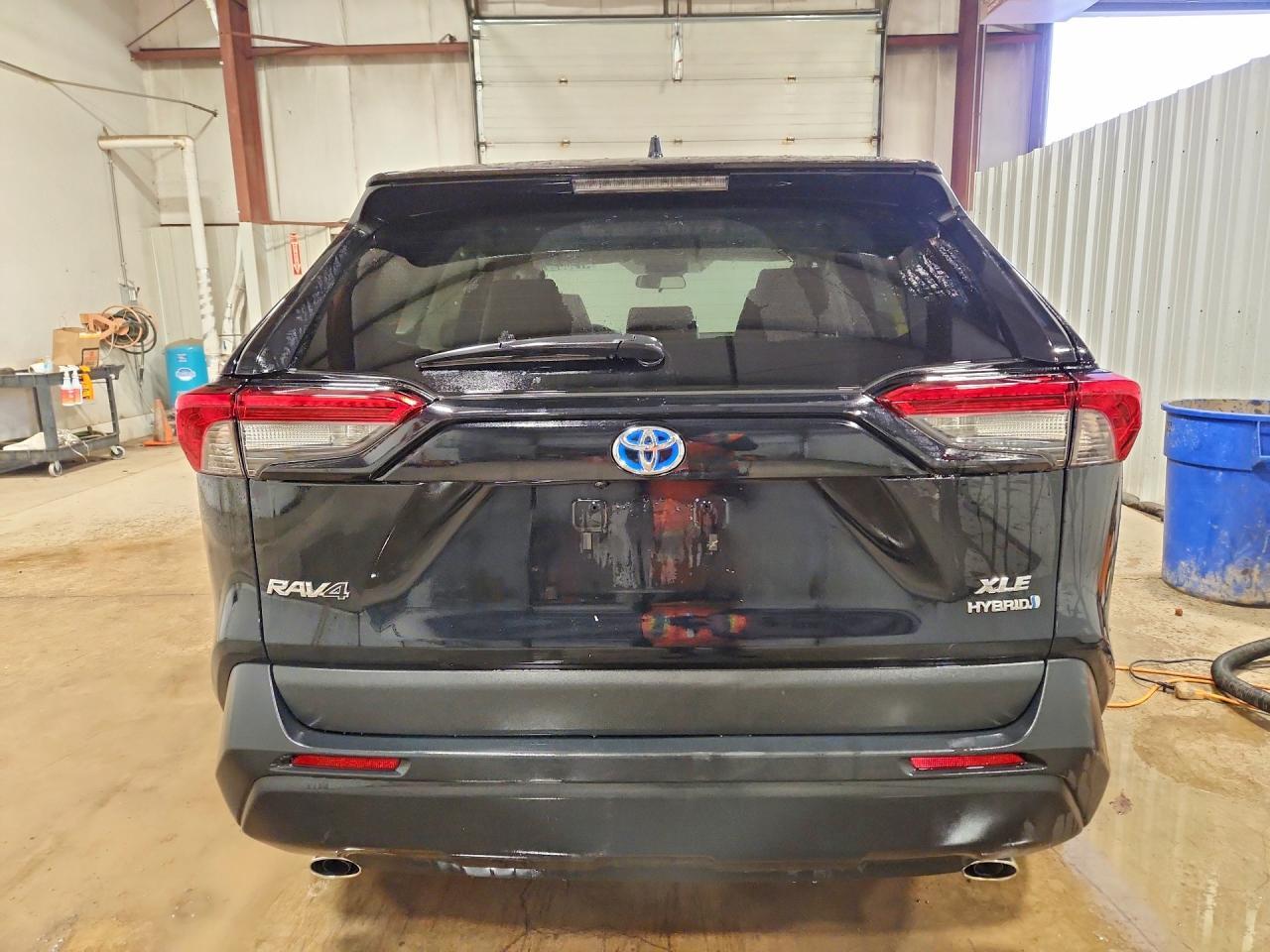 2024 Toyota Rav4 Hybrid Xle - zdjęcie 6