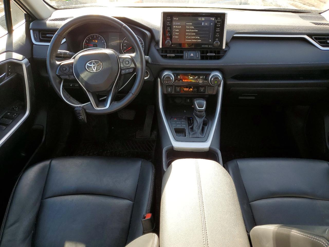 2020 Toyota Rav4 Xle - zdjęcie 8