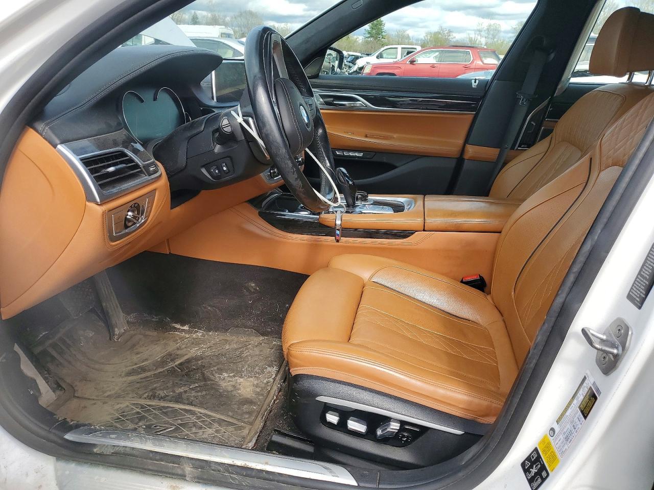 2016 BMW 750 Xi - zdjęcie 7