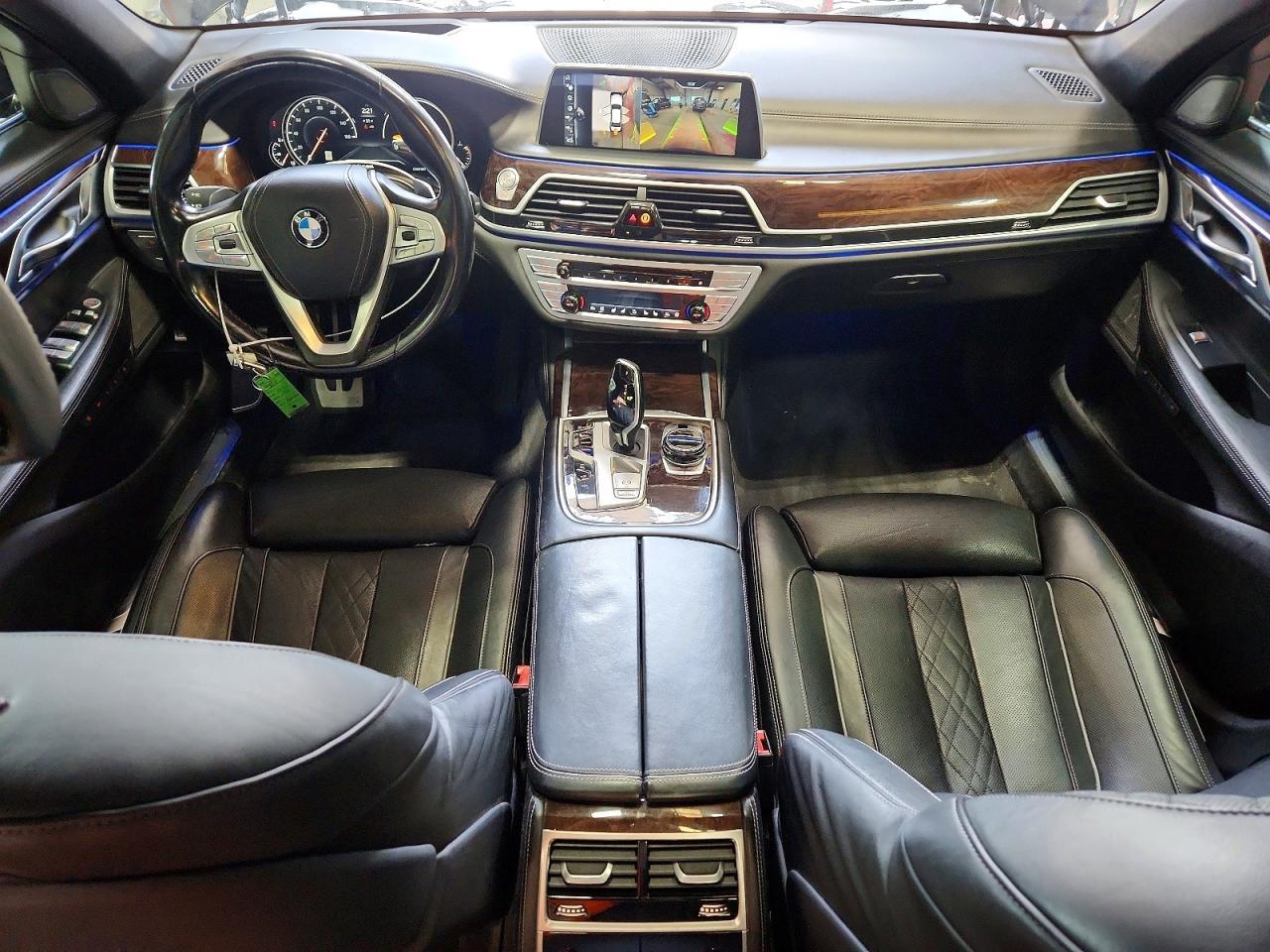 2017 BMW 750 Xi - zdjęcie 8