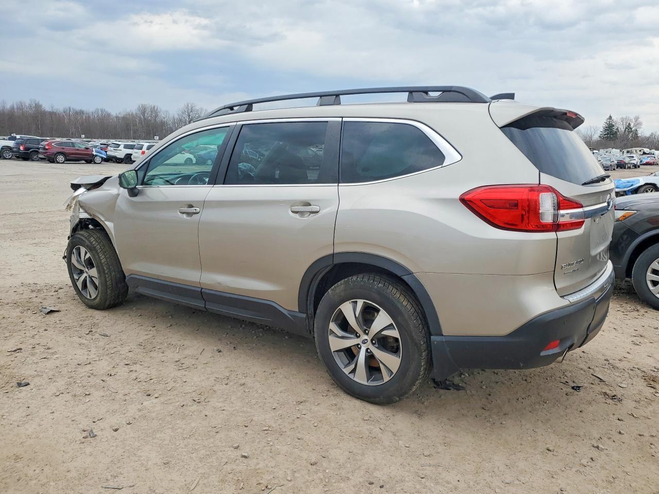 2019 Subaru Ascent Premium - zdjęcie 2