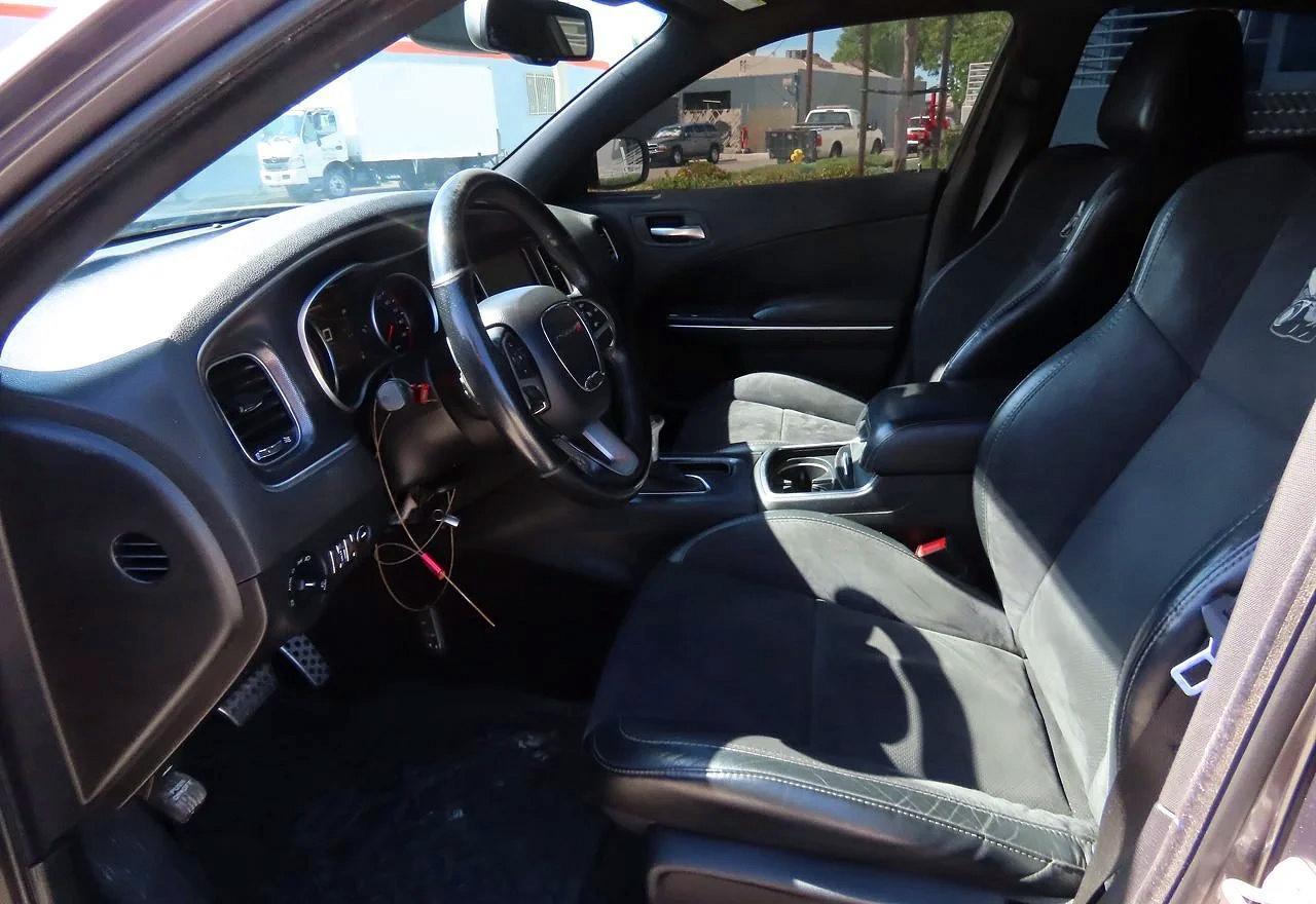 2016 Dodge Charger R - zdjęcie 9