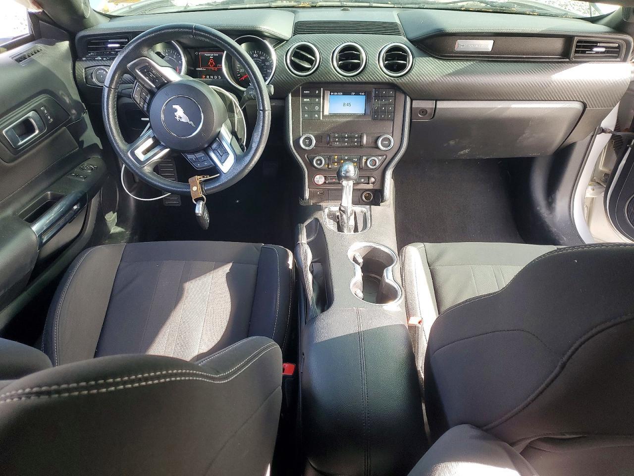 2019 Ford Mustang - zdjęcie 8