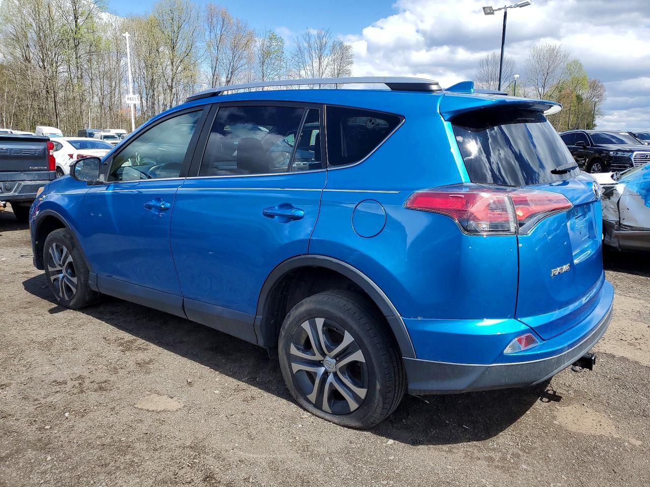 2018 Toyota Rav4 Le - zdjęcie 2