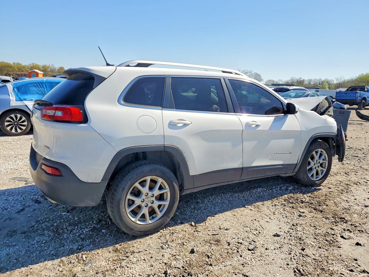 2016 Jeep Cherokee Latitude - zdjęcie 3