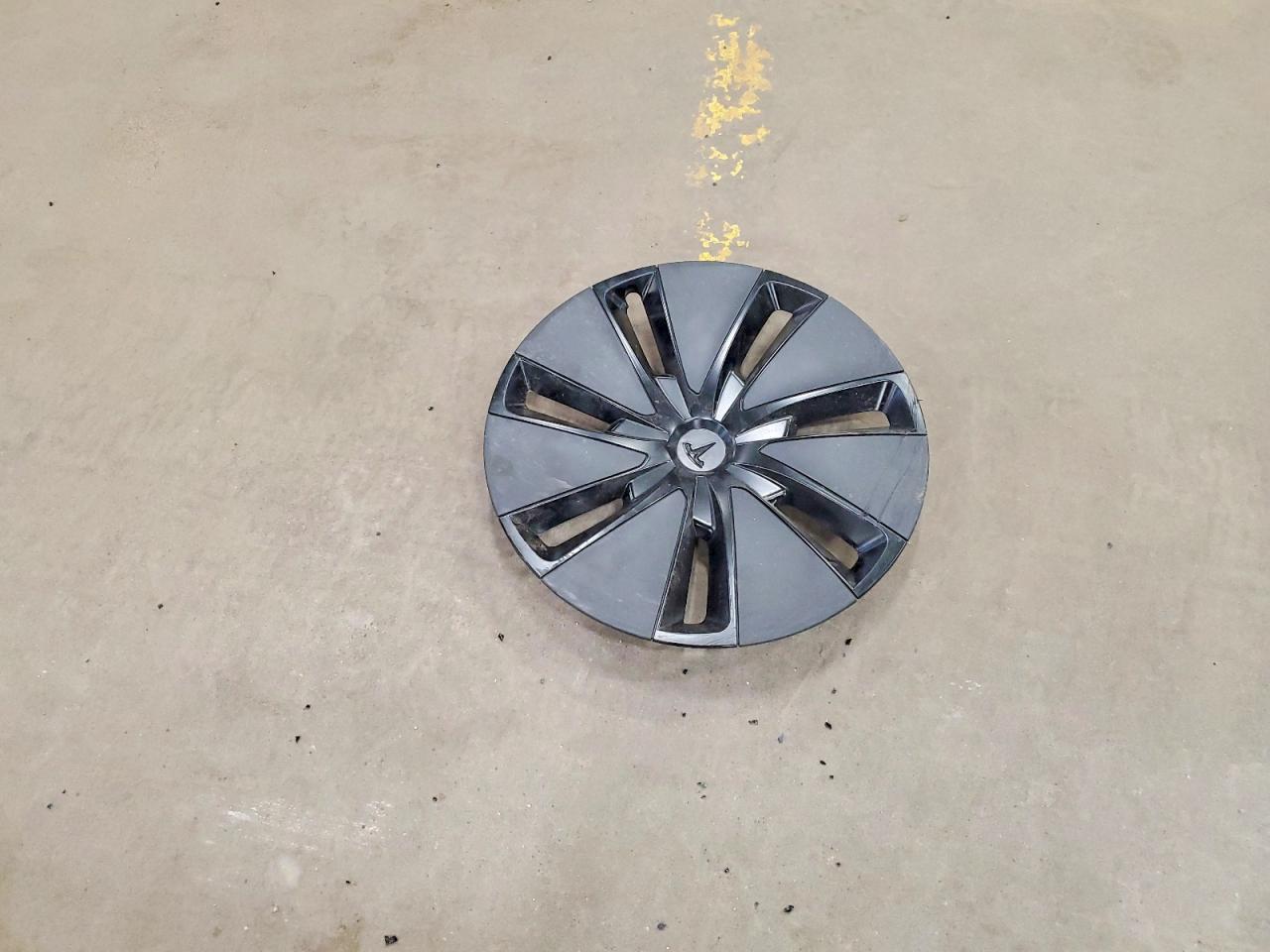 2025 Tesla Model 3 - zdjęcie 12