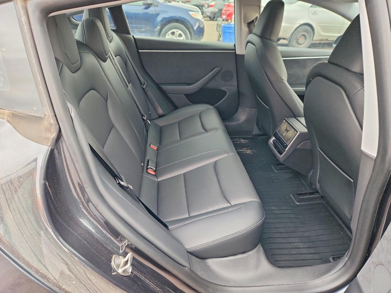 2024 Tesla Model 3 - zdjęcie 10