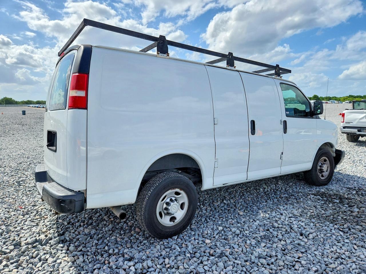 2018 Chevrolet Express G2500 - zdjęcie 3