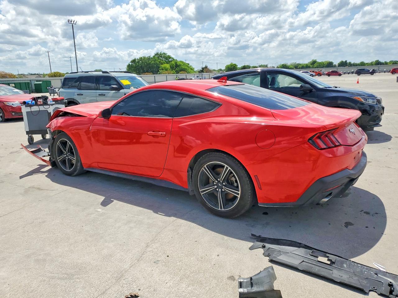 2024 Ford Mustang - zdjęcie 2
