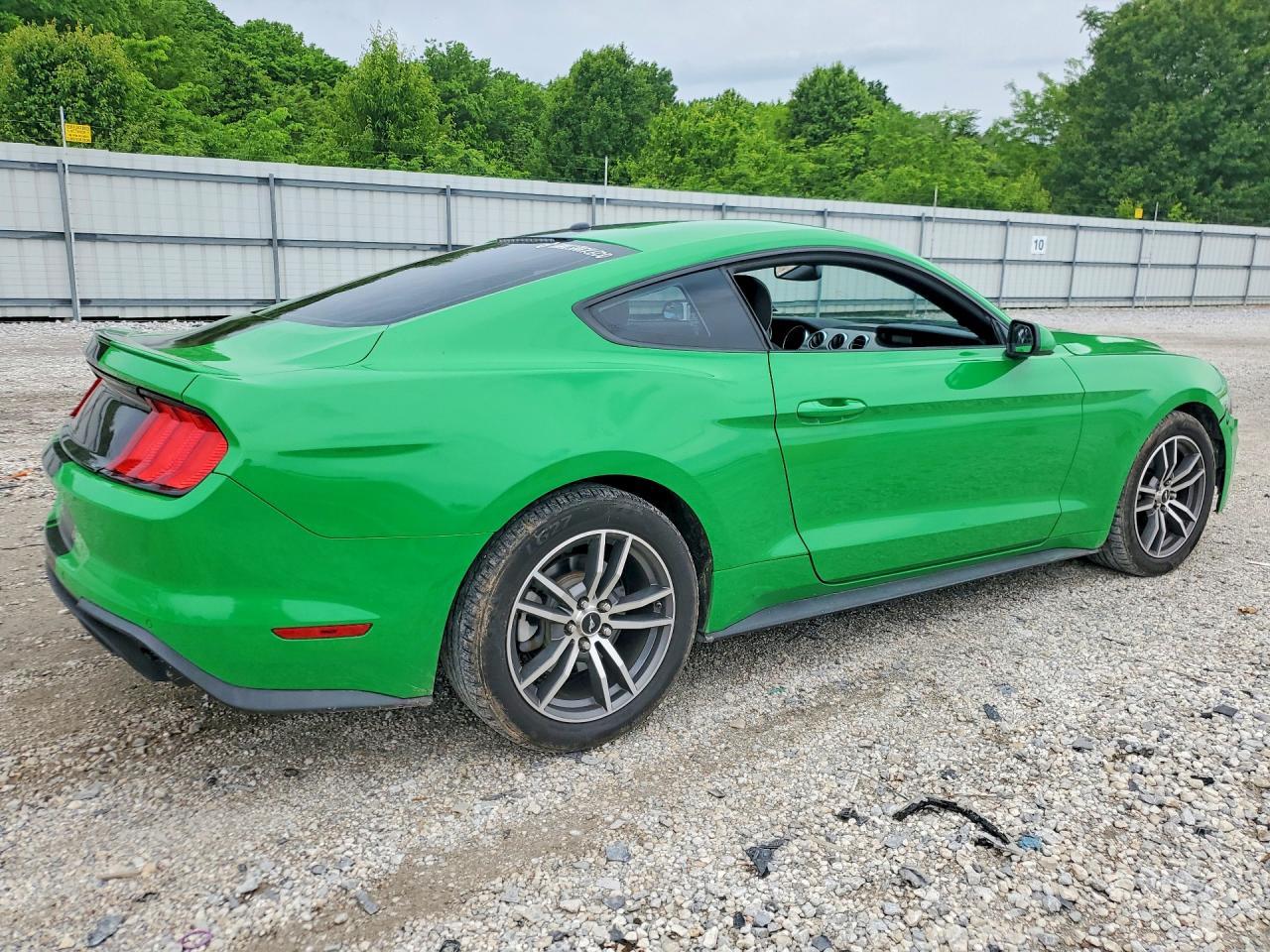 2019 Ford Mustang - zdjęcie 3