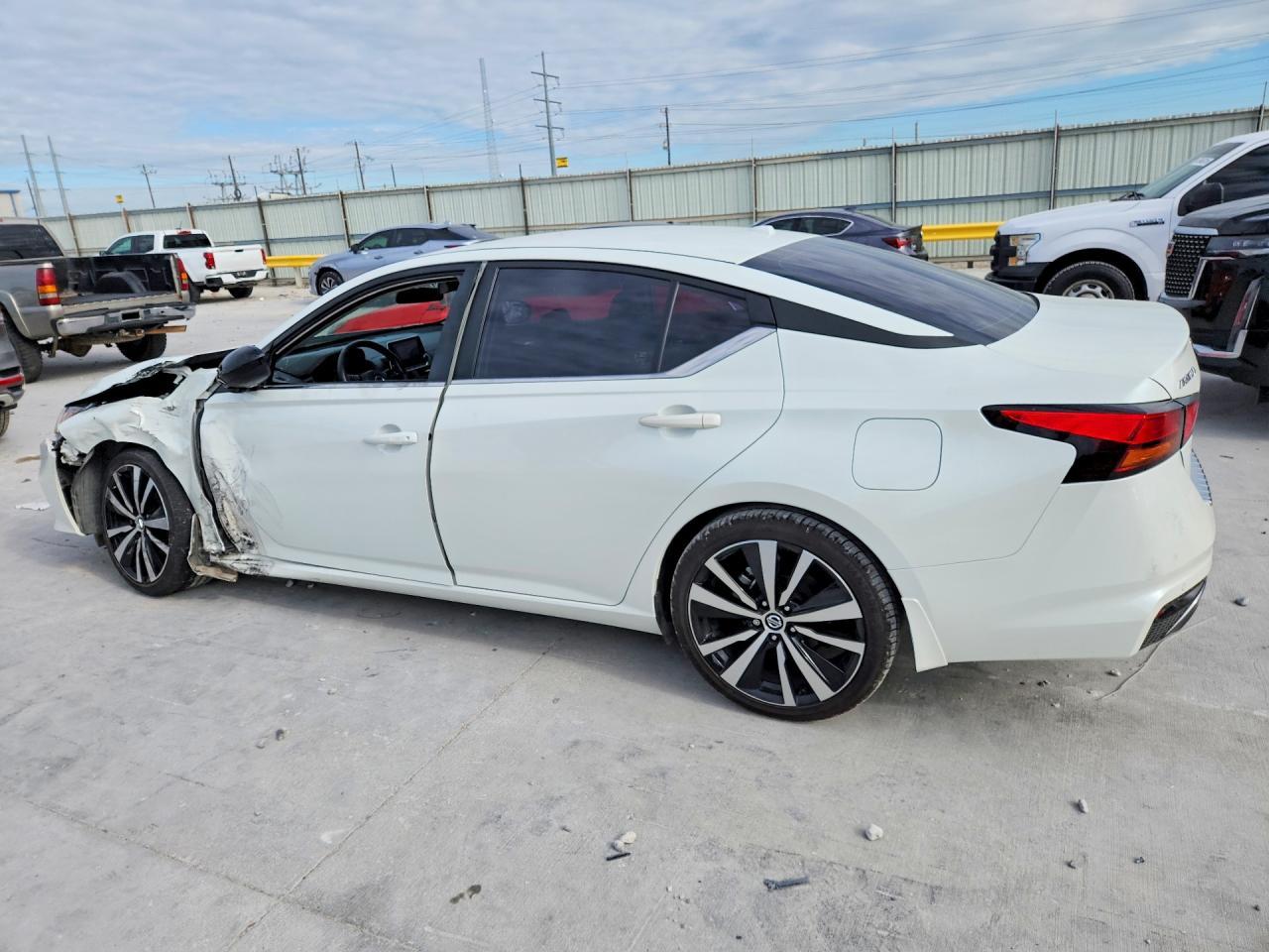 2022 Nissan Altima 2.5 Sr - zdjęcie 2