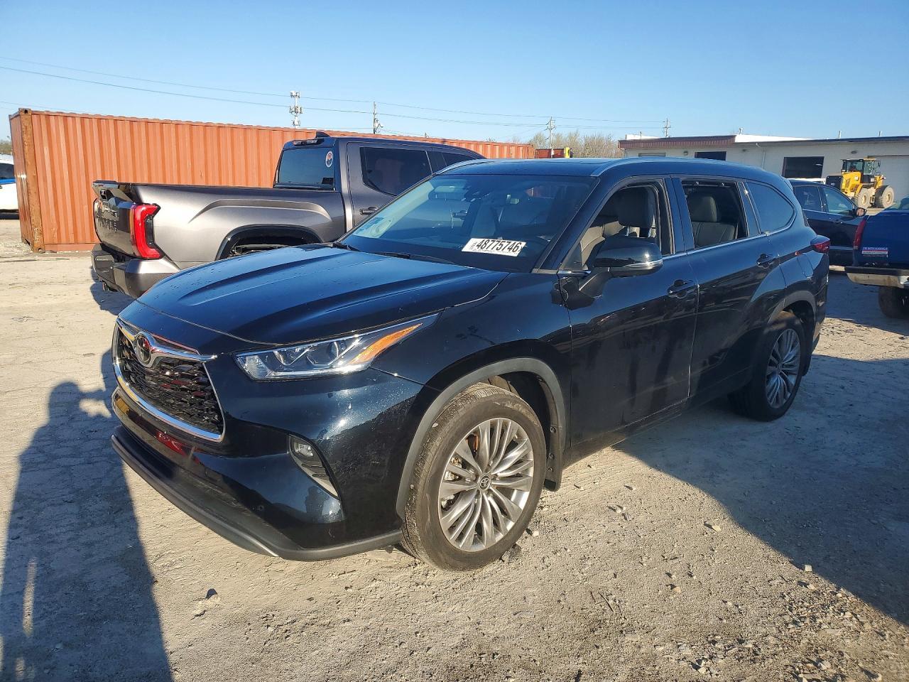 2022 Toyota Highlander Platinum - zdjęcie główne