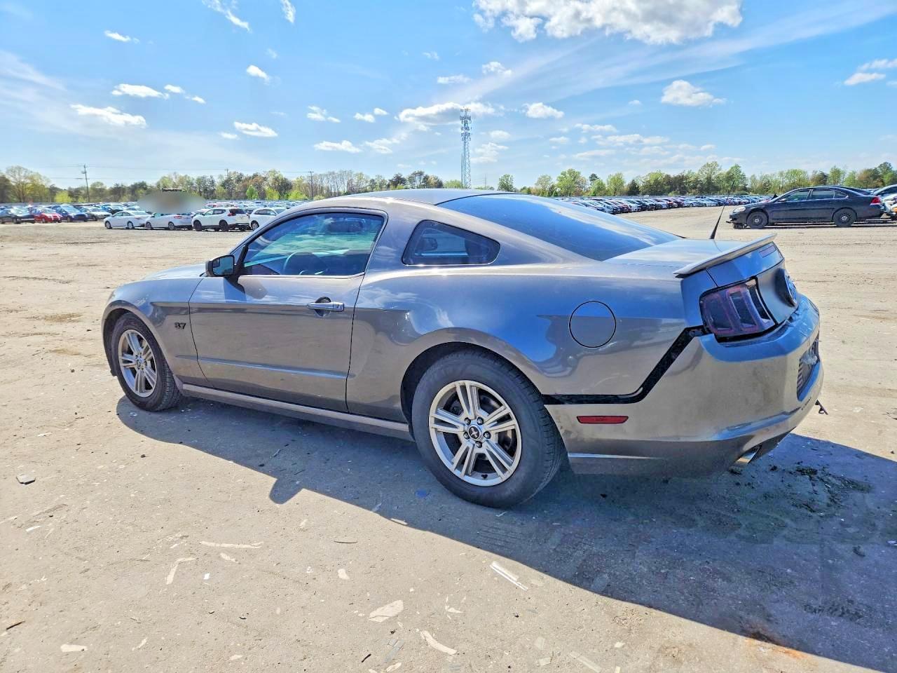 2014 Ford Mustang - zdjęcie 2