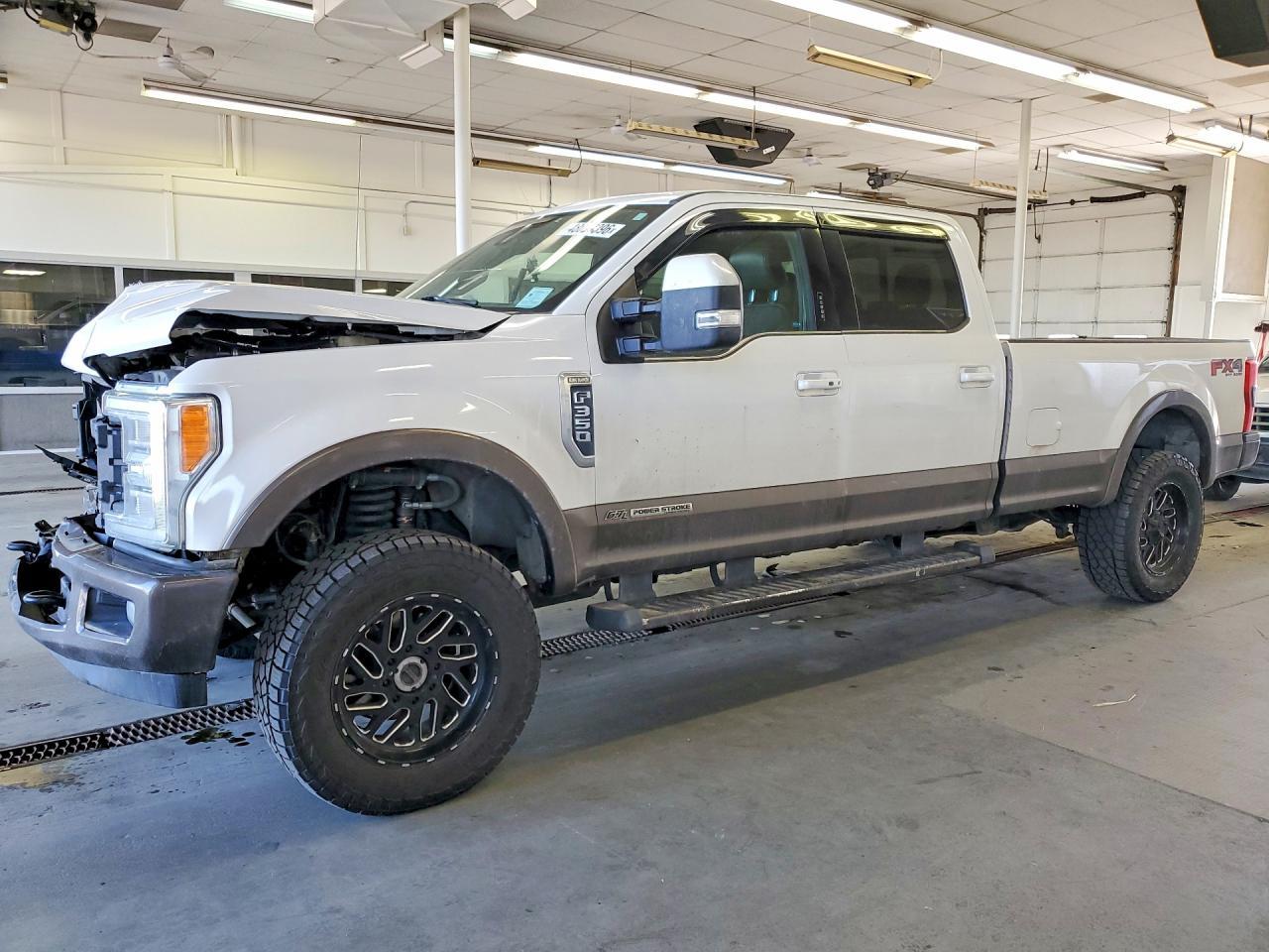 2017 Ford F350 Super Duty - zdjęcie główne