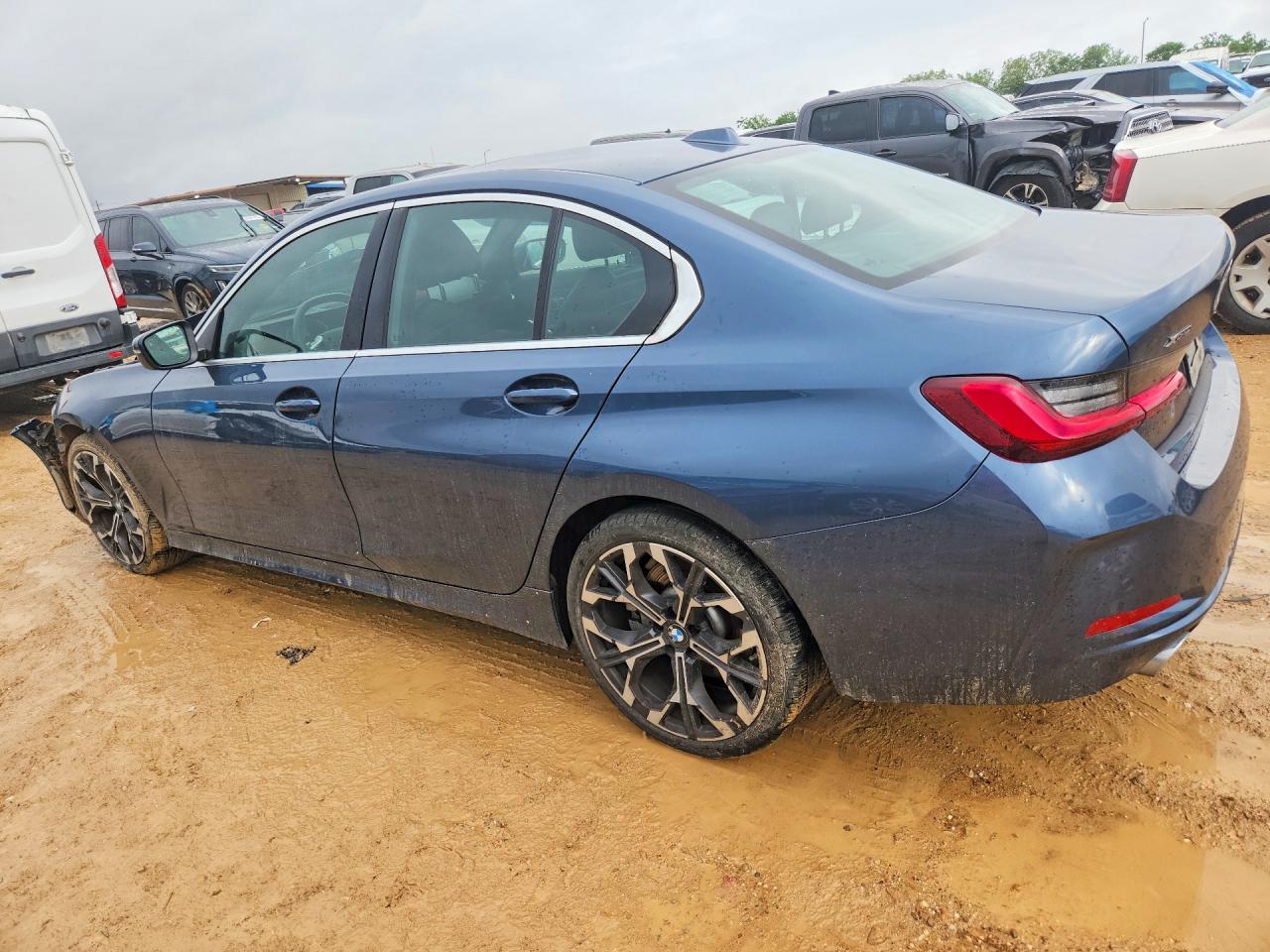 2025 BMW Seria 3 330i - zdjęcie 2