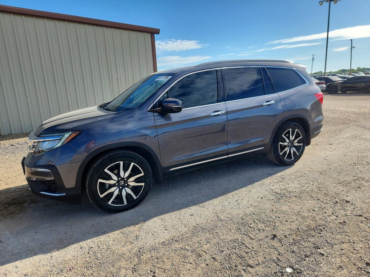 2021 Honda Pilot Touring - zdjęcie główne