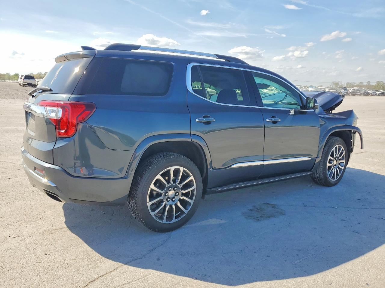 2020 GMC Acadia Denali - zdjęcie 3
