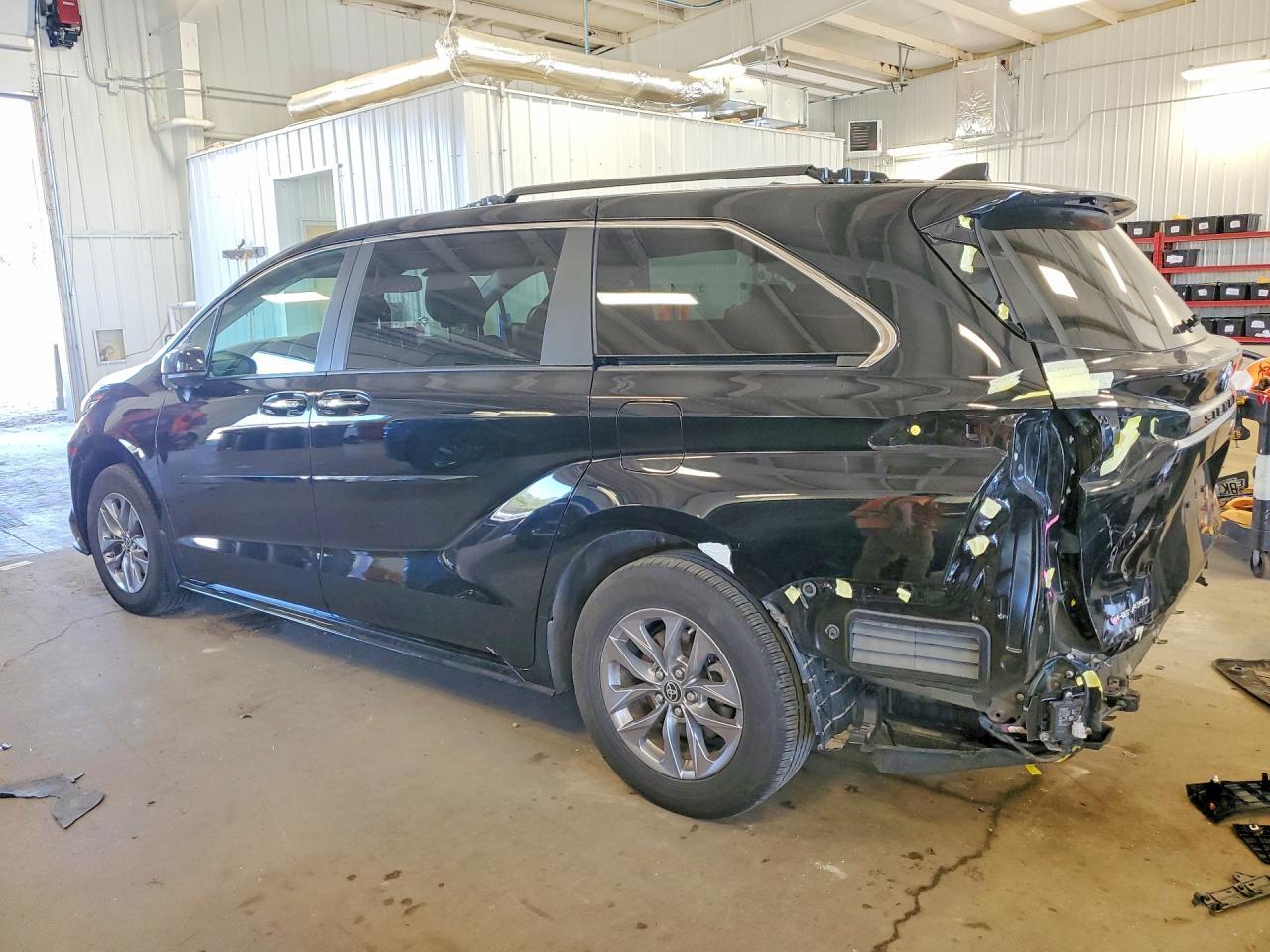2025 Toyota Sienna Xle 7-Passenger - zdjęcie 2