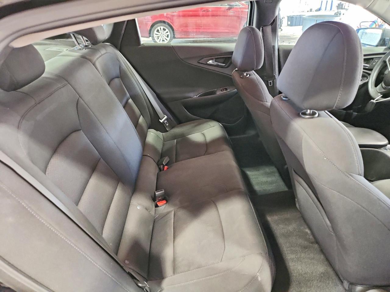 2022 Chevrolet Malibu Ls - zdjęcie 10