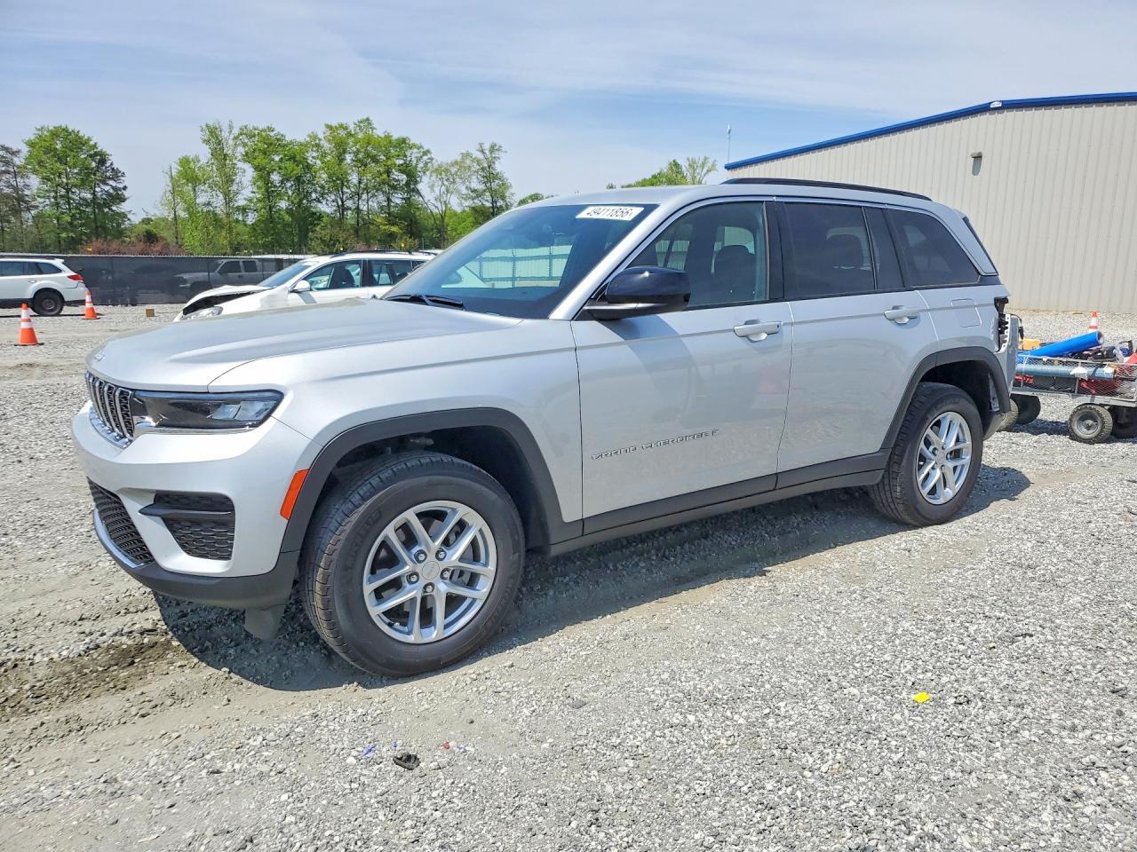 2025 Jeep Grand Cherokee Laredo - zdjęcie główne