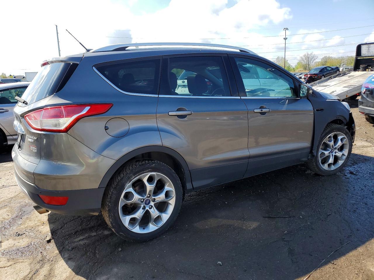 2014 Ford Escape Titanium - zdjęcie 3