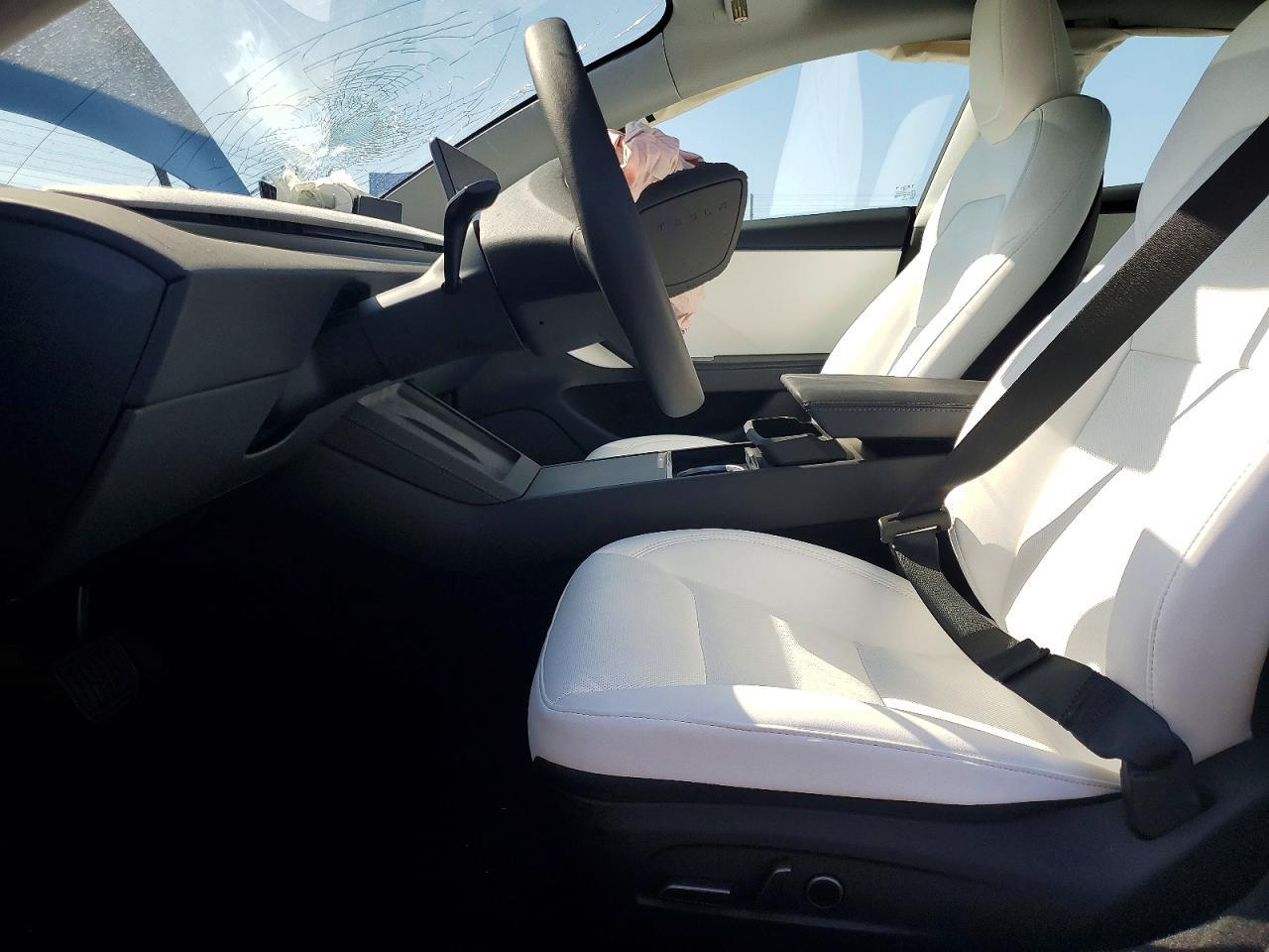 2026 Tesla Model 3 - zdjęcie 7