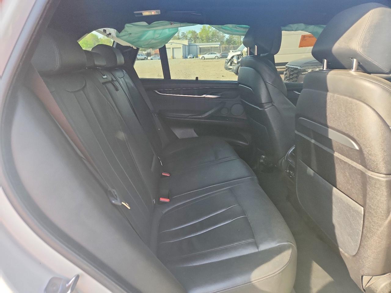 2015 BMW X5 xDrive50I - zdjęcie 11