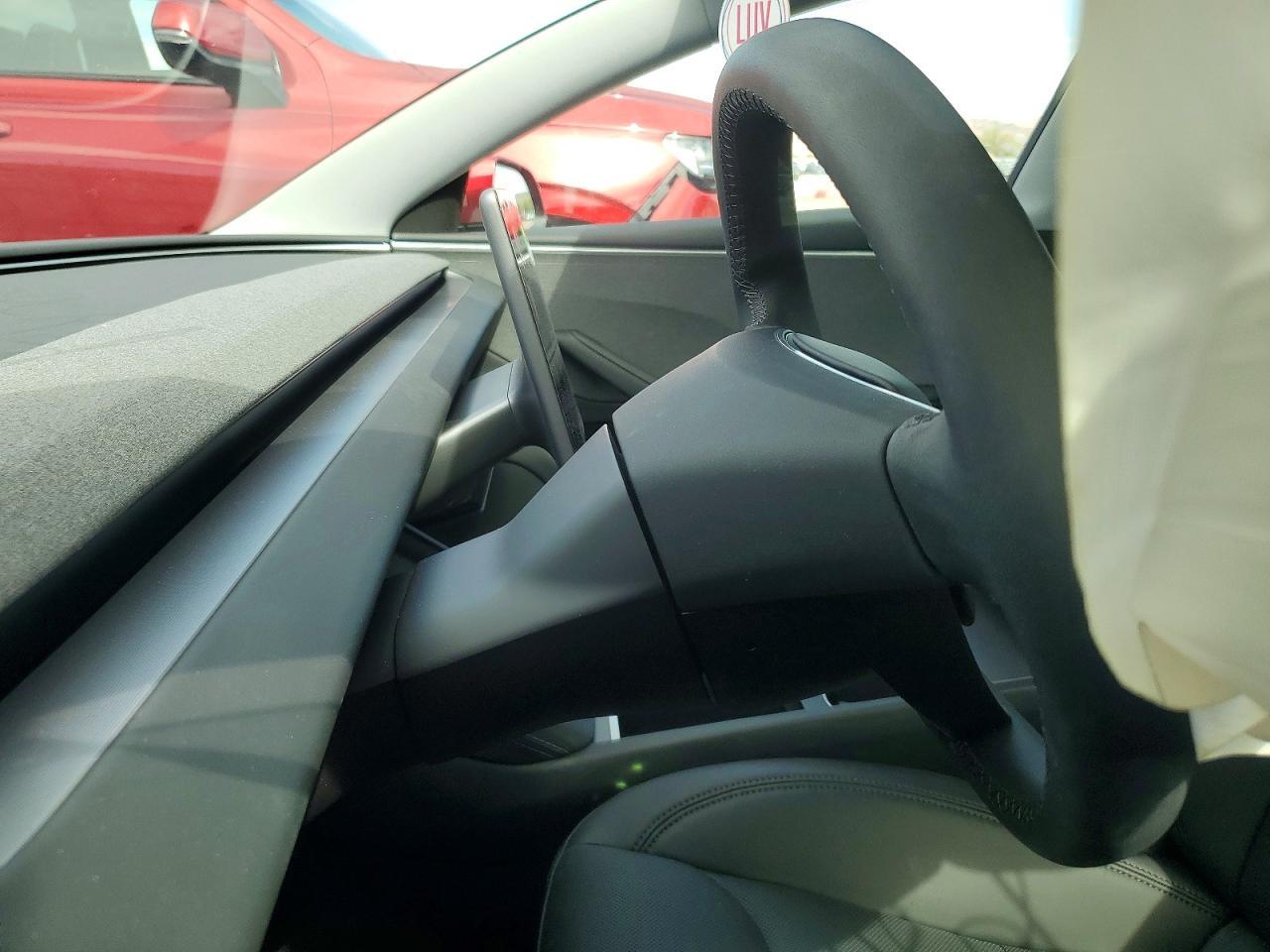 2024 Tesla Model 3 - zdjęcie 8