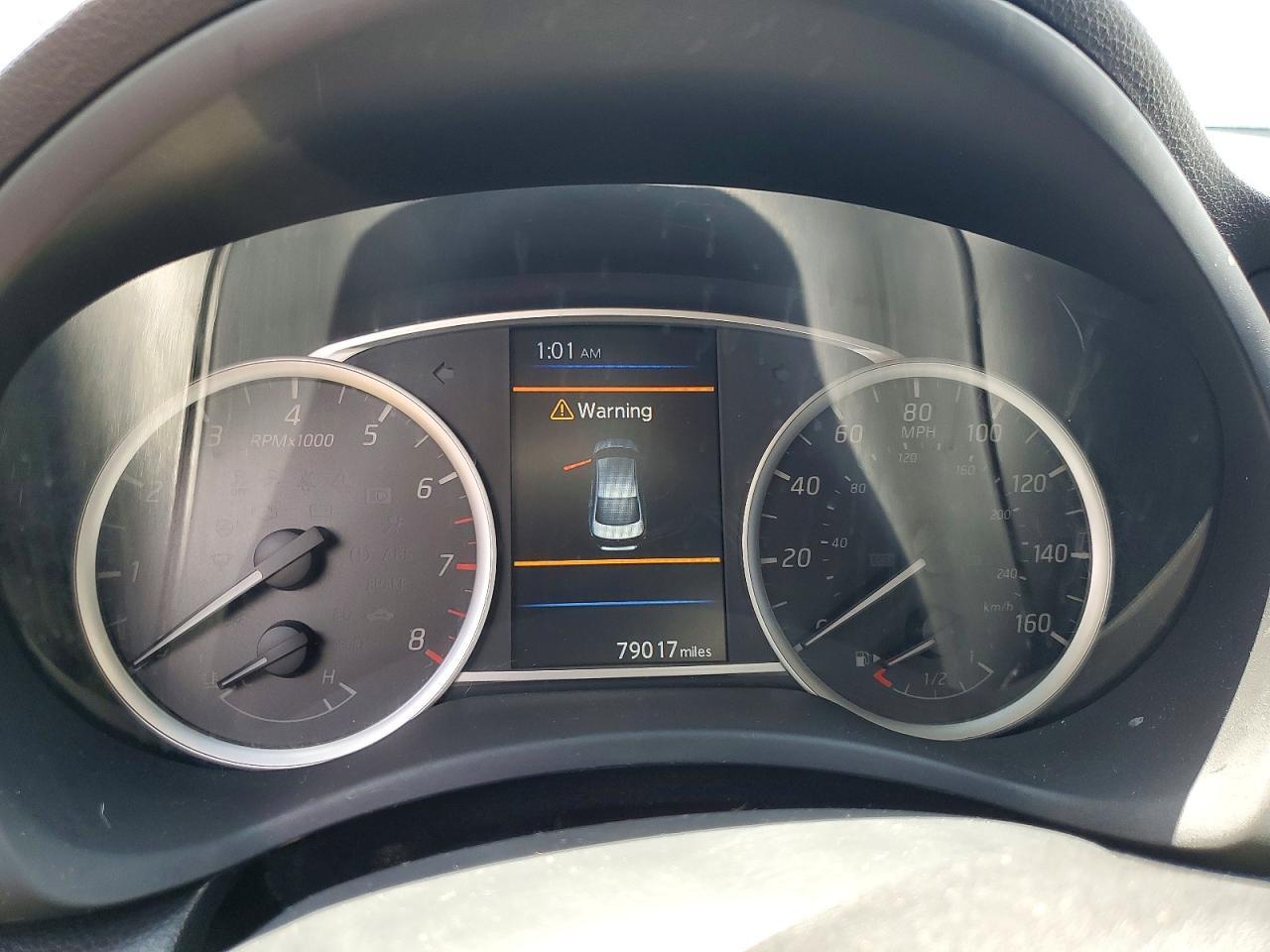 2019 Nissan Sentra S - zdjęcie 9