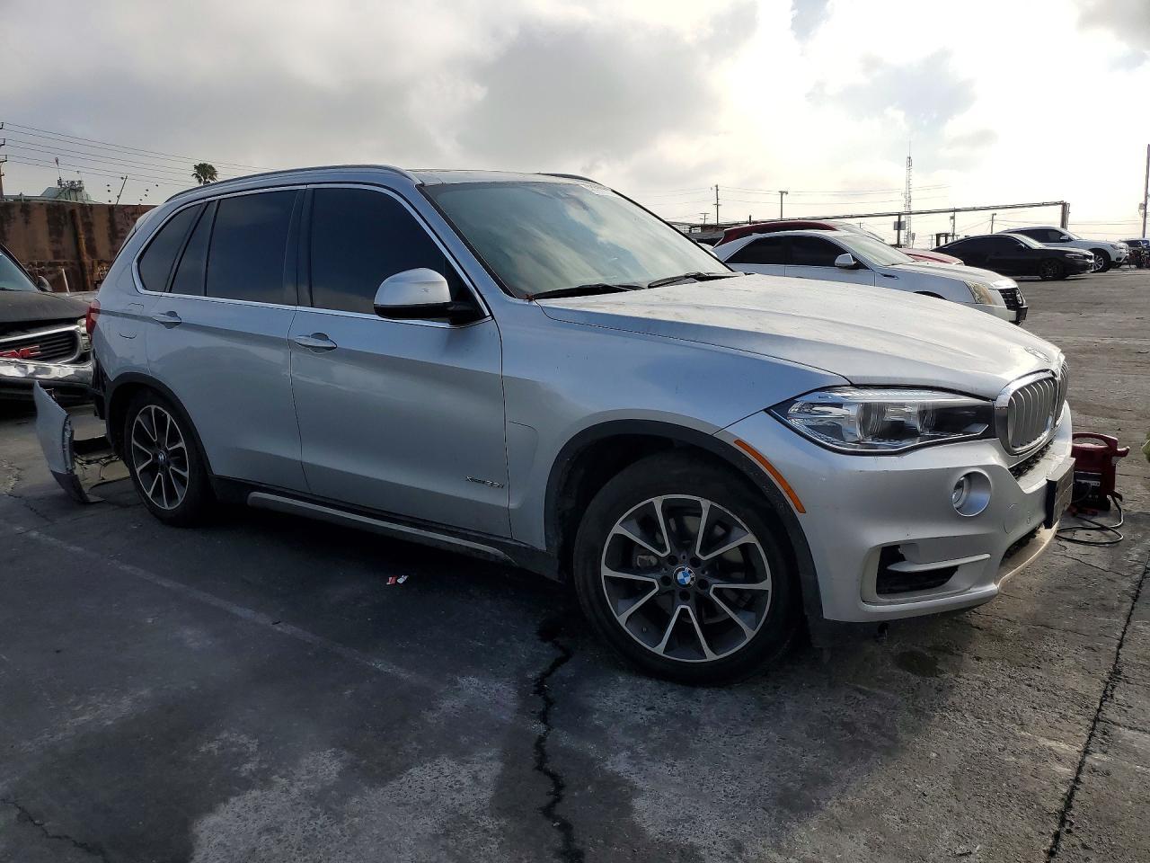 2017 BMW X5 xDrive35I - zdjęcie 4