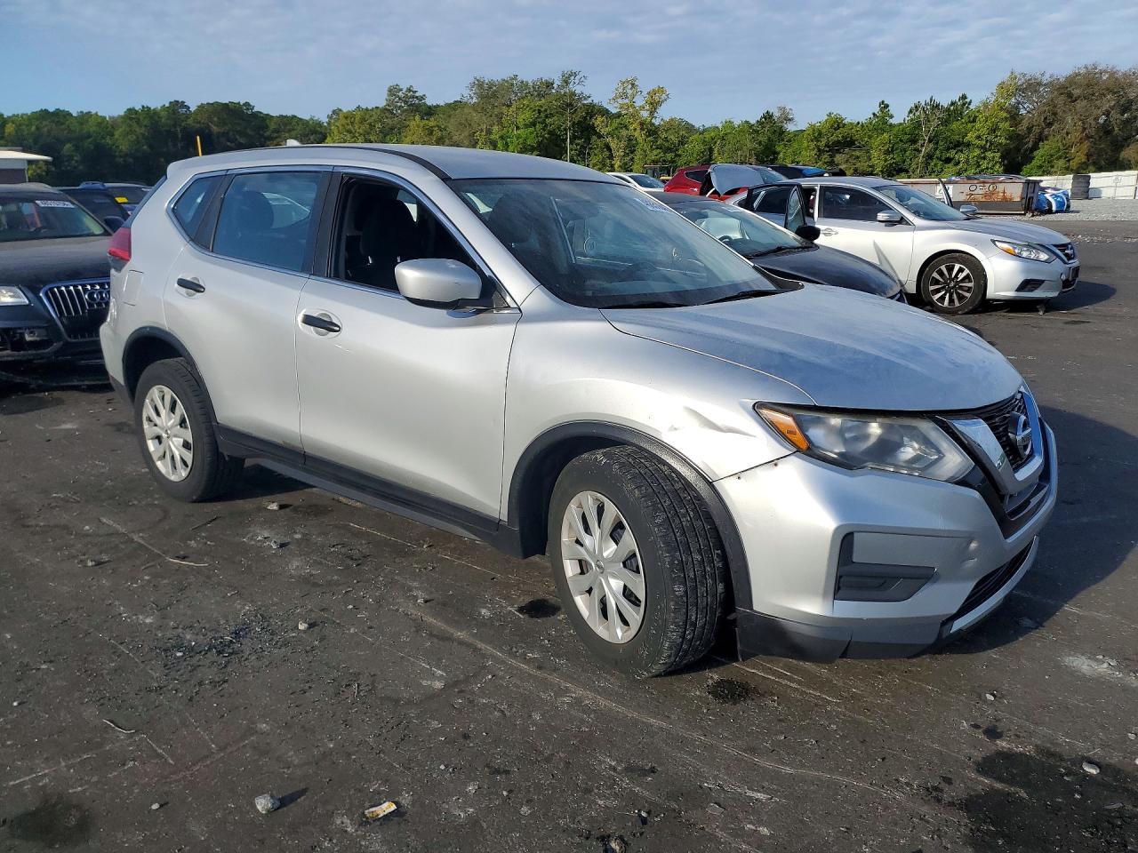 2017 Nissan Rogue S - zdjęcie 4