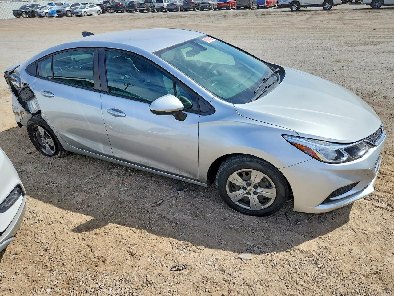 2018 Chevrolet Cruze Ls - zdjęcie 4