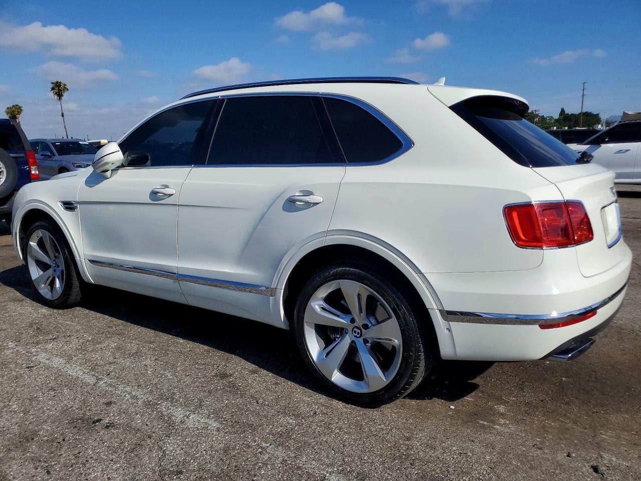 2018 Bentley Bentayga - zdjęcie 2