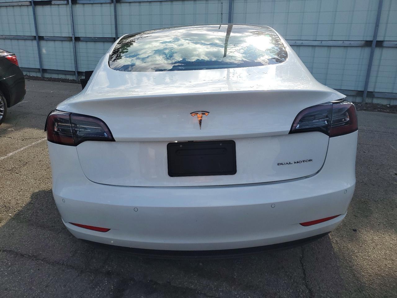 2021 Tesla Model 3 - zdjęcie 6