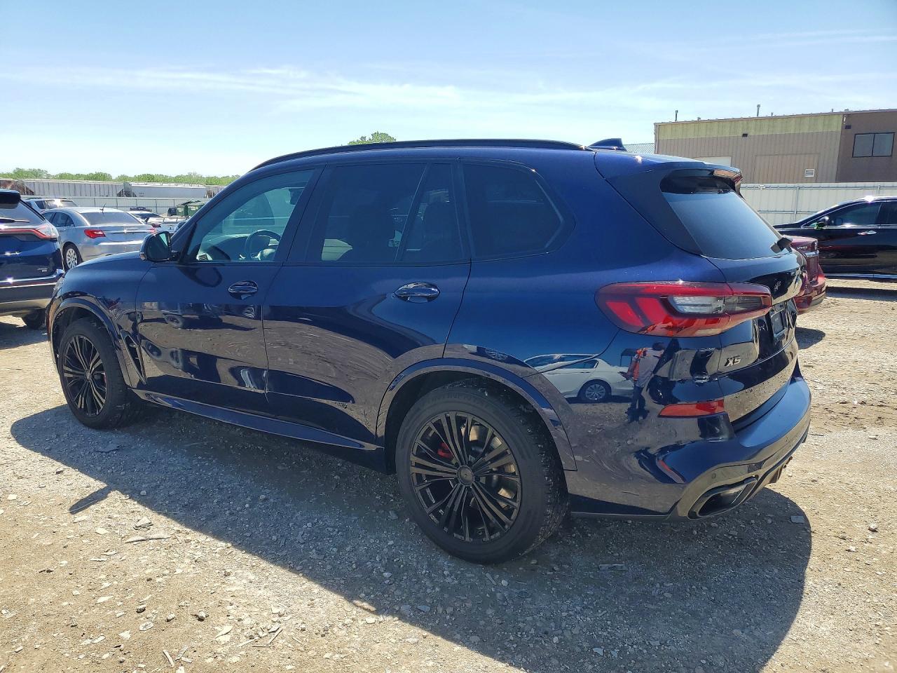 2021 BMW X5 M50I - zdjęcie 2