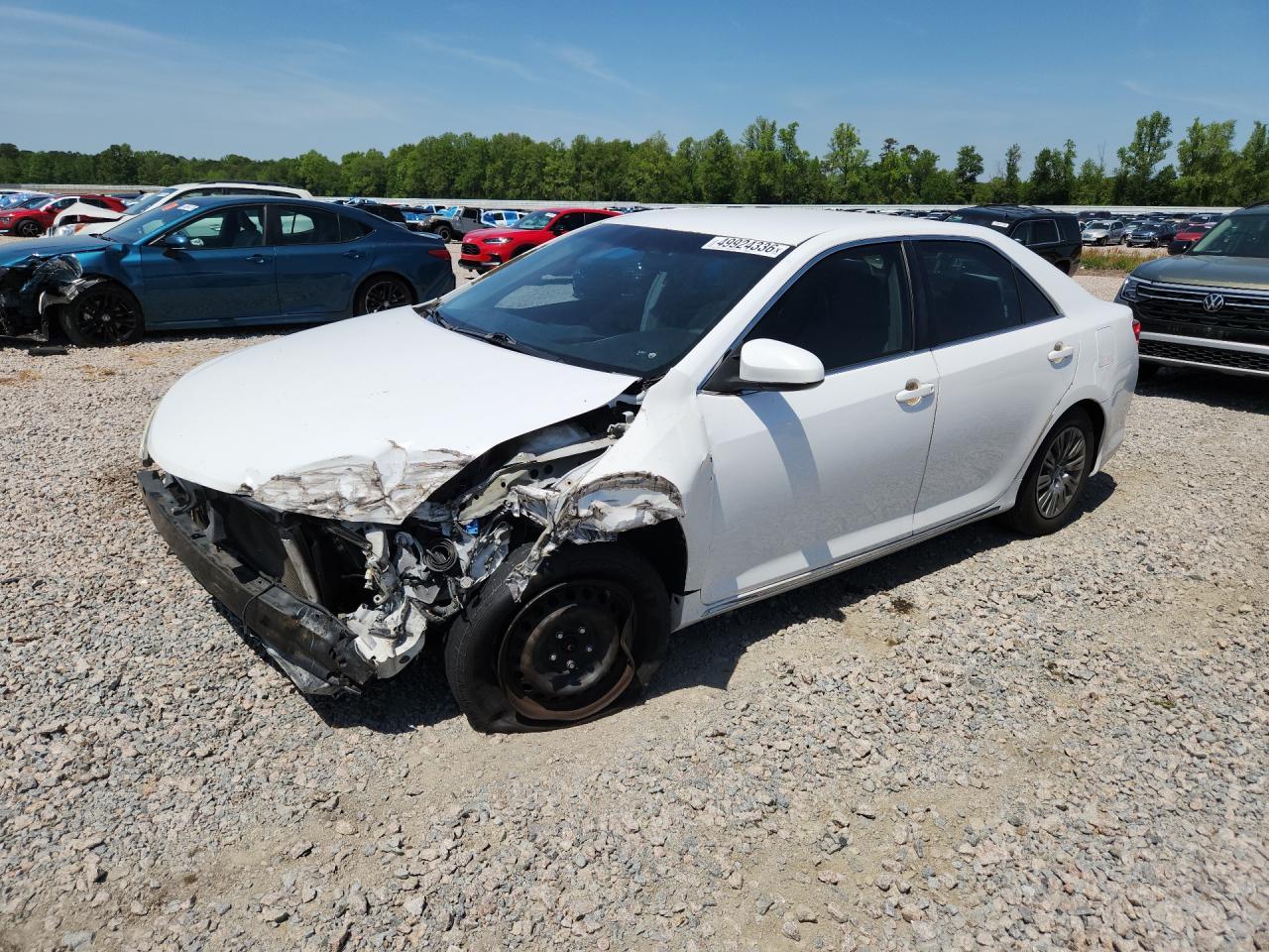 2014 Toyota Camry Le - zdjęcie główne