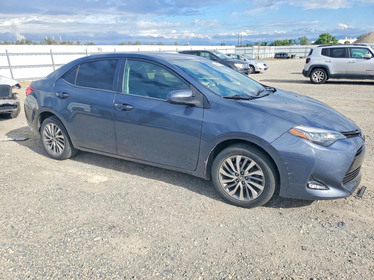 2017 Toyota Corolla Xle - zdjęcie 4