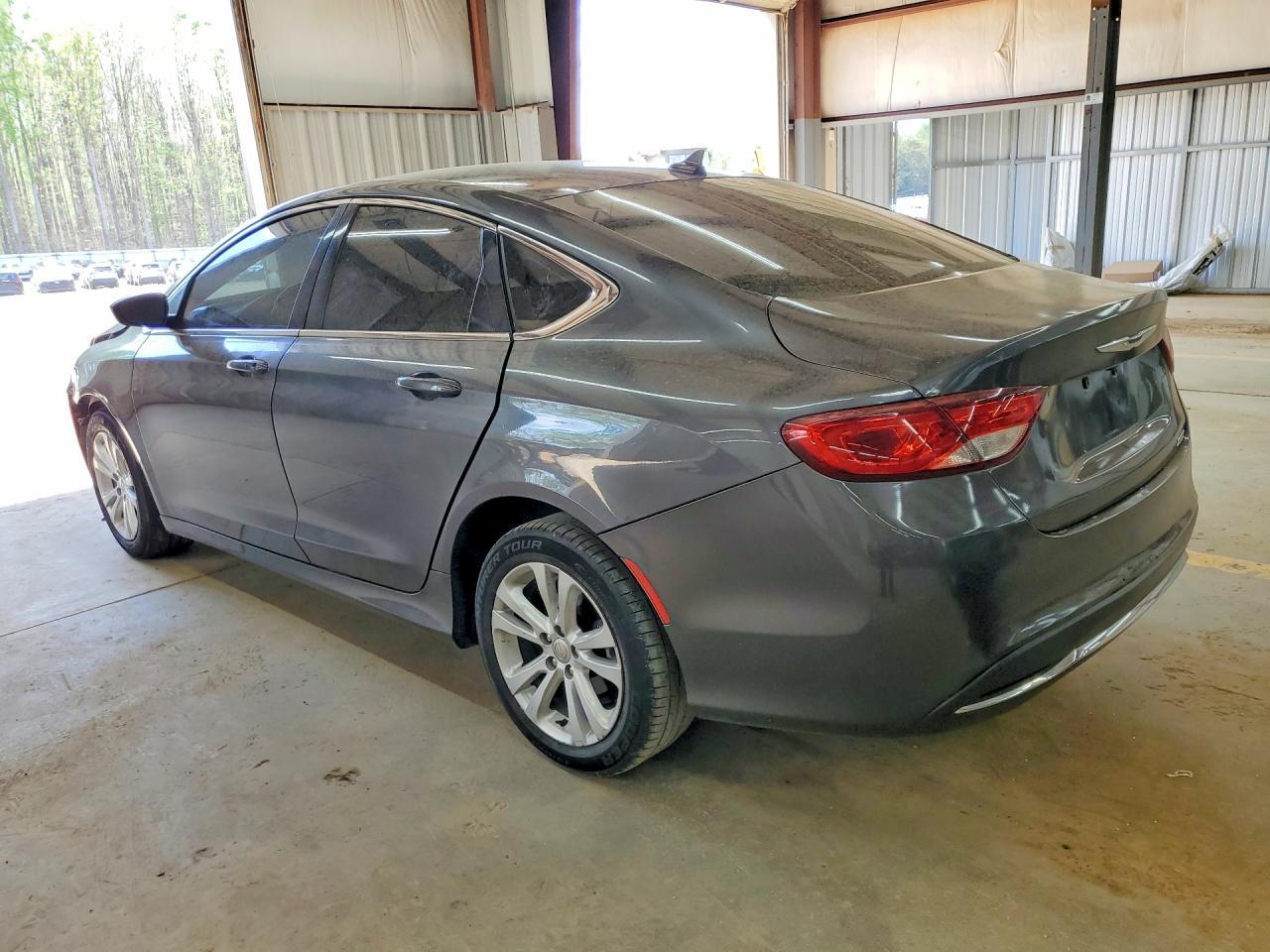 2016 Chrysler 200 Limited - zdjęcie 2