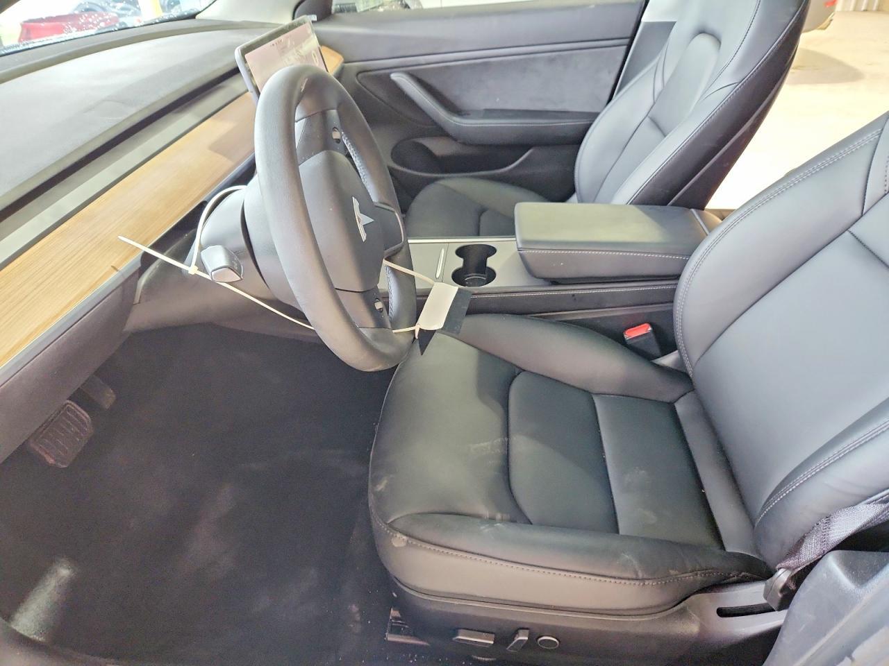 2021 Tesla Model 3 - zdjęcie 7