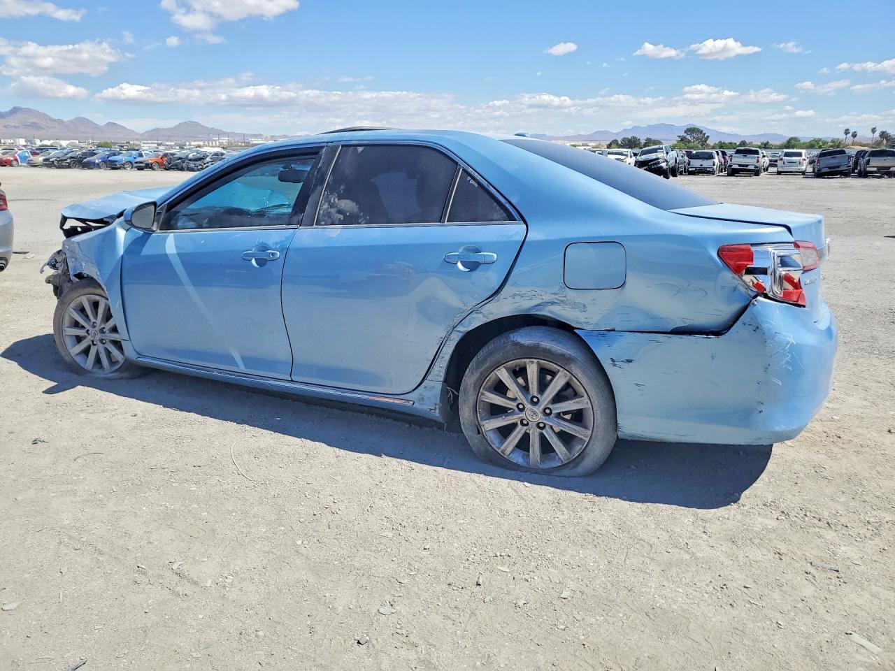 2014 Toyota Camry Xle - zdjęcie 2